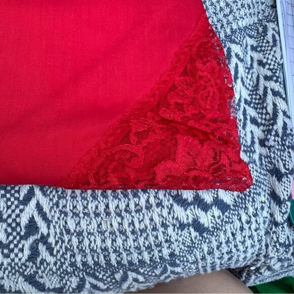 Sears Elegant Lace Tablecloth - Red - Picture 3 of 5